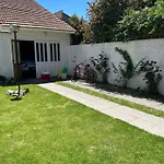 Casa En Mar Del Plata Con Parque, Parrilla Y Cochera Cubierta A Dos Cuadras Del Mar