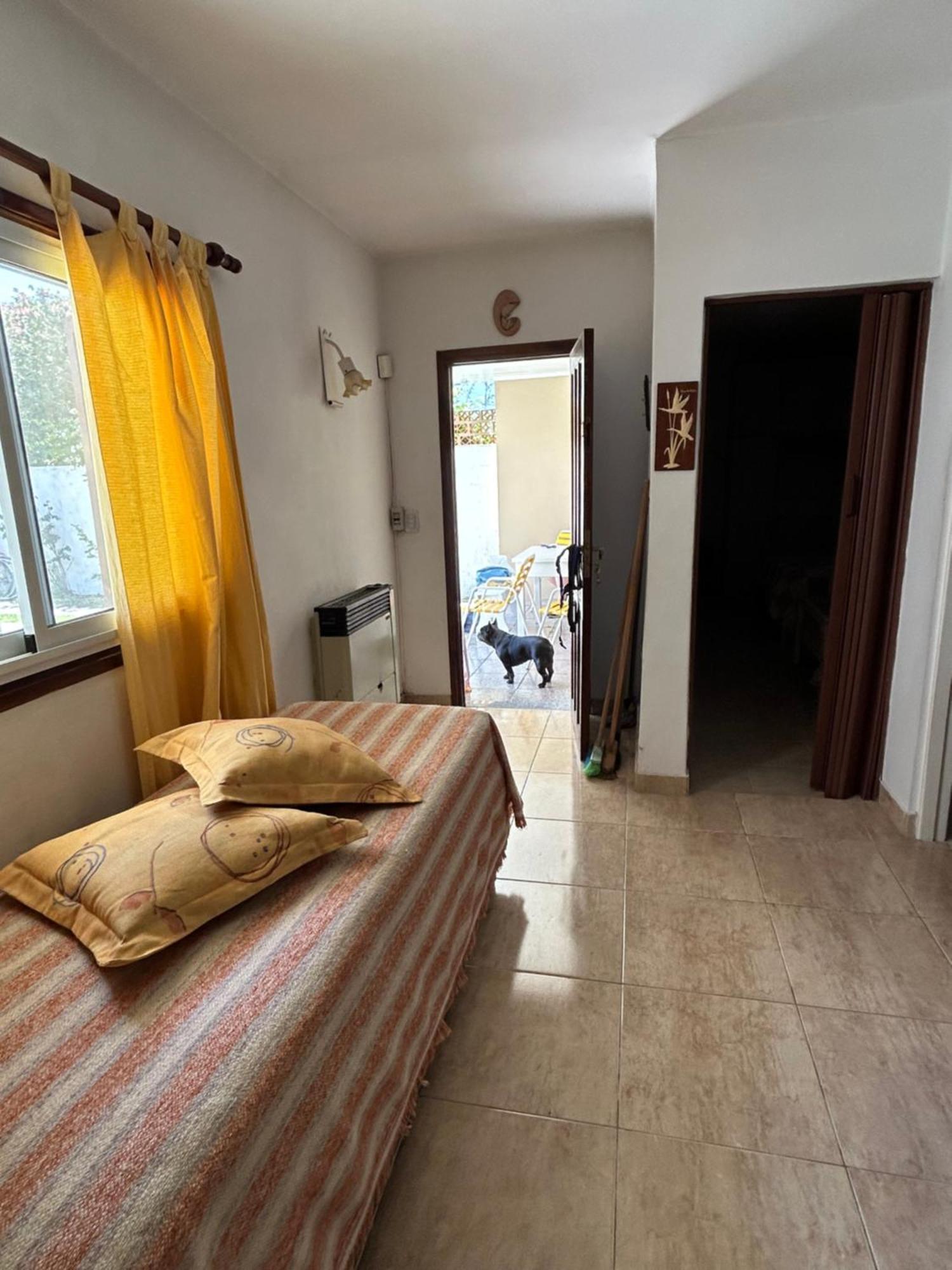 Casa En Con Parque, Parrilla Y Cochera Cubierta A Dos Cuadras Del Mar *